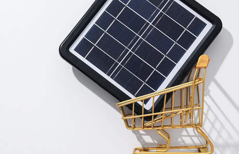 Illustration zum PV-Shop: Solarmodule im Einkaufswagen